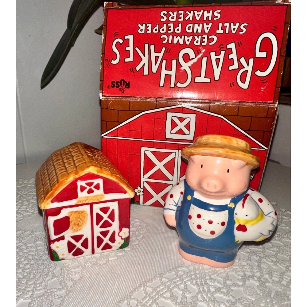 Russ Great Shakes Ceramic Salt And Pepper Shakers Farmer Pig Barn Vintage 1995